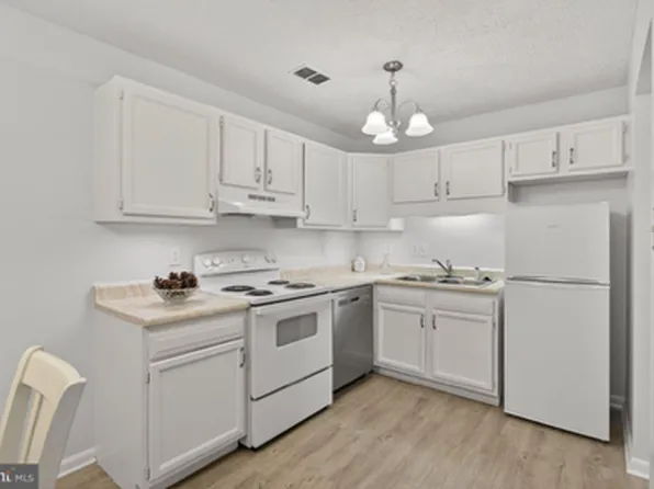 1282 Ox Rd Unit A4, Woodstock, VA 22664