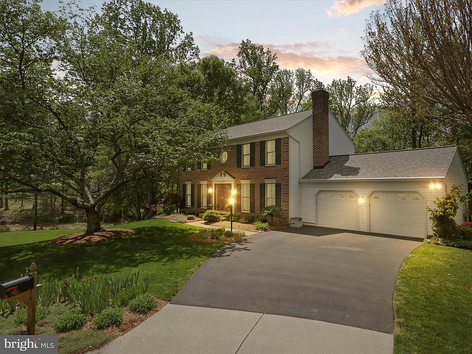 1st image of 4983 Manor House Ct