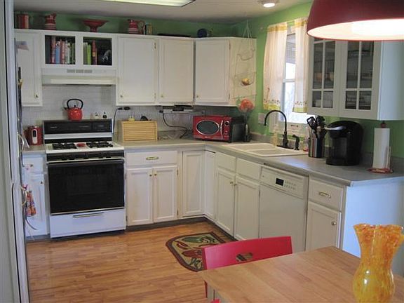 5th image of 702 Beery Blvd