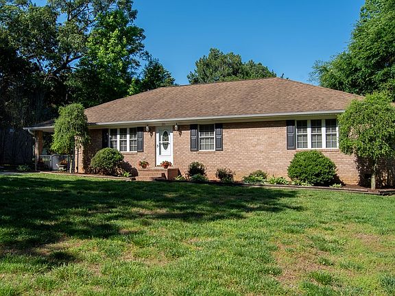 2nd image of 201 Forest Ln