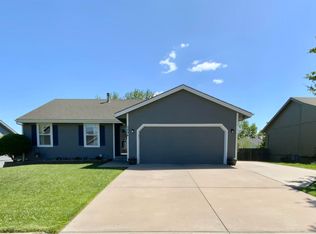 2406 SW Romar Rd, Topeka, KS 66614