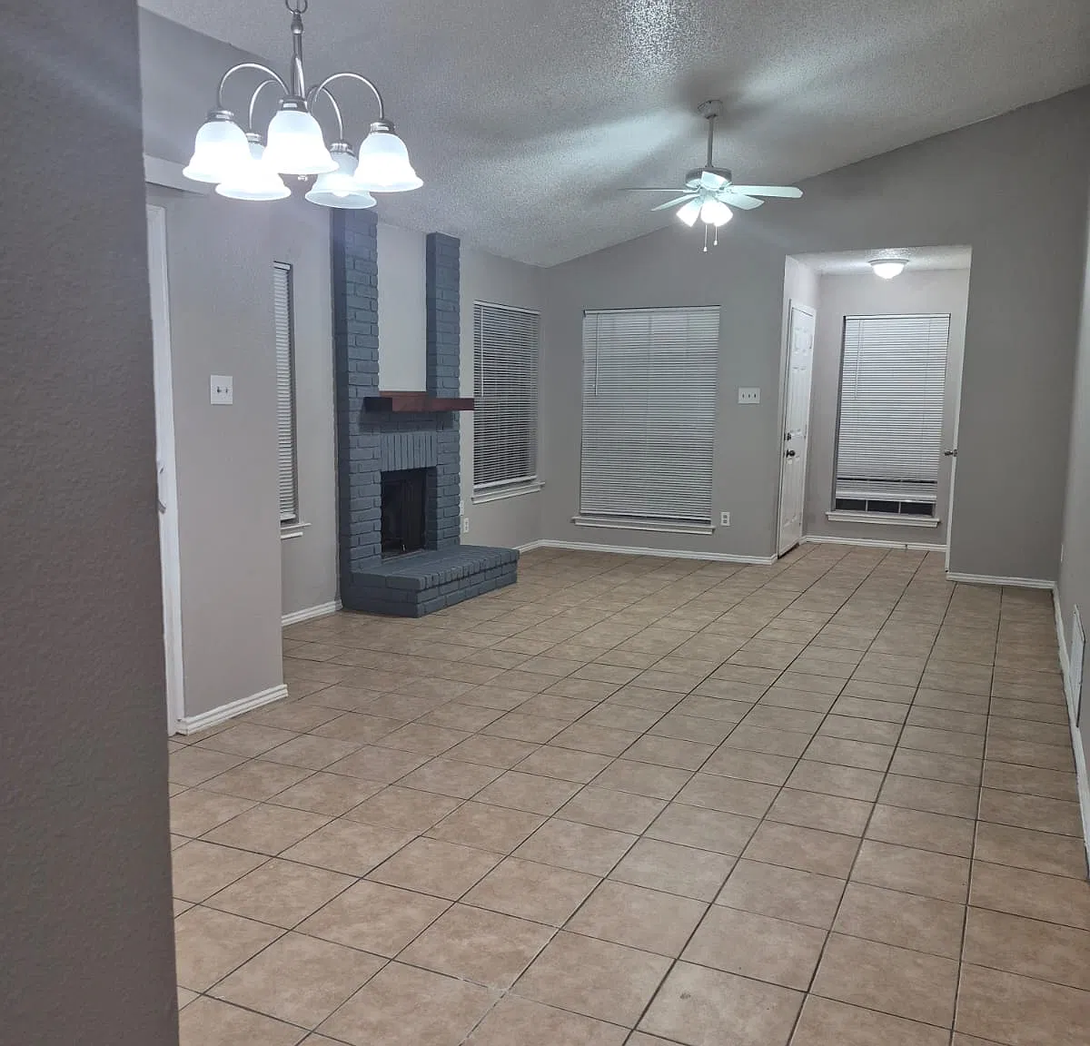 3 bed, 1042 sqft, $1,450 — Photo 3