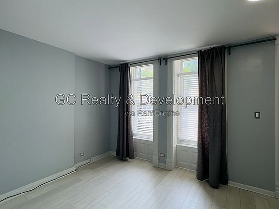 5th image of 2307 S Leavitt St APT 1