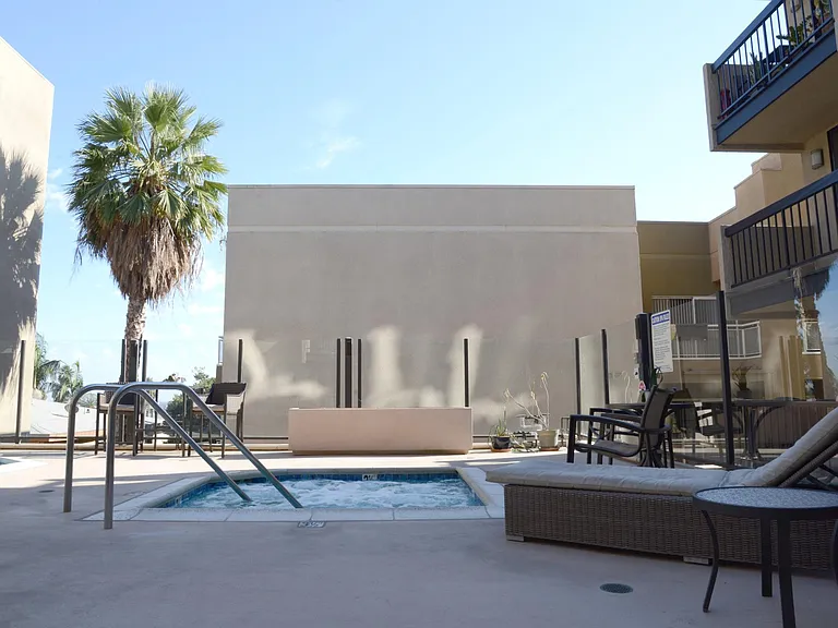 7320 Hawthorn Ave #205 — Photo 20