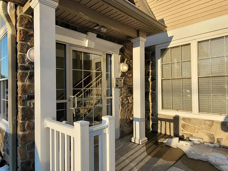436 Highland Ests — Photo 2
