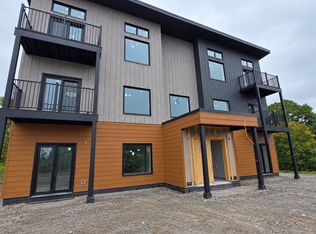 18 Edward St, Quinte West, ON K8V2C2