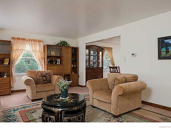 3rd image of 105 Beard Ave