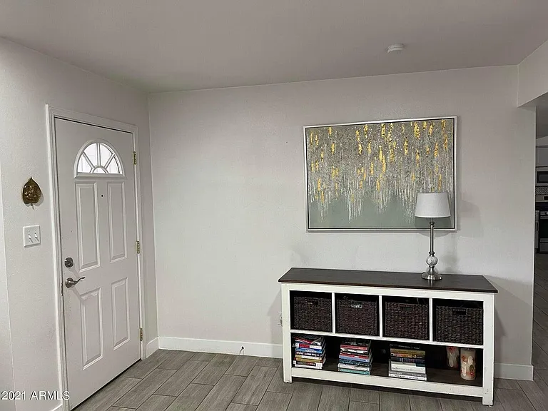1131 E Marigold Ln — Photo 6