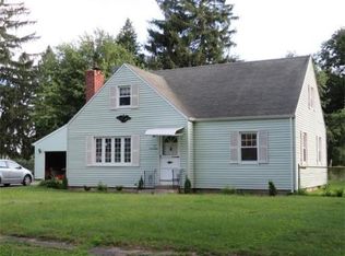 17 Merrill Dr, Agawam, MA 01001