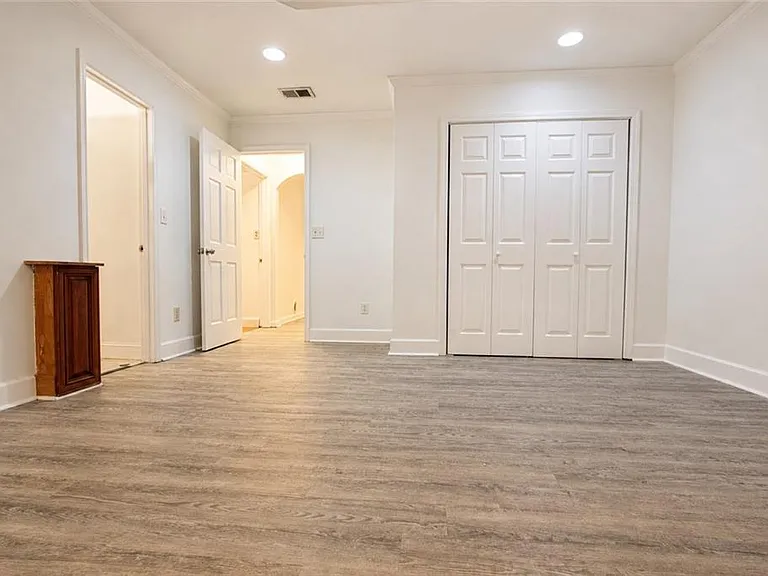 818 Springlake Rd — Photo 30