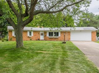 832 Partridge Ln, Webster, NY 14580