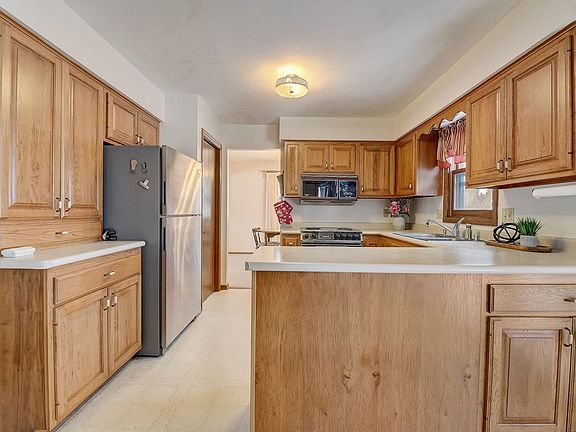 4th image of 5705 Smithfield Cir