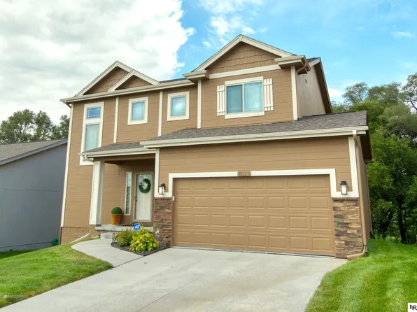 8216 King St, Omaha, NE 68122