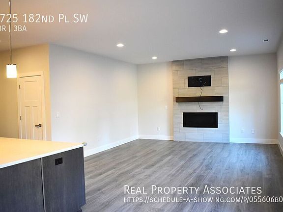 3rd image of 1725 182nd Pl SW