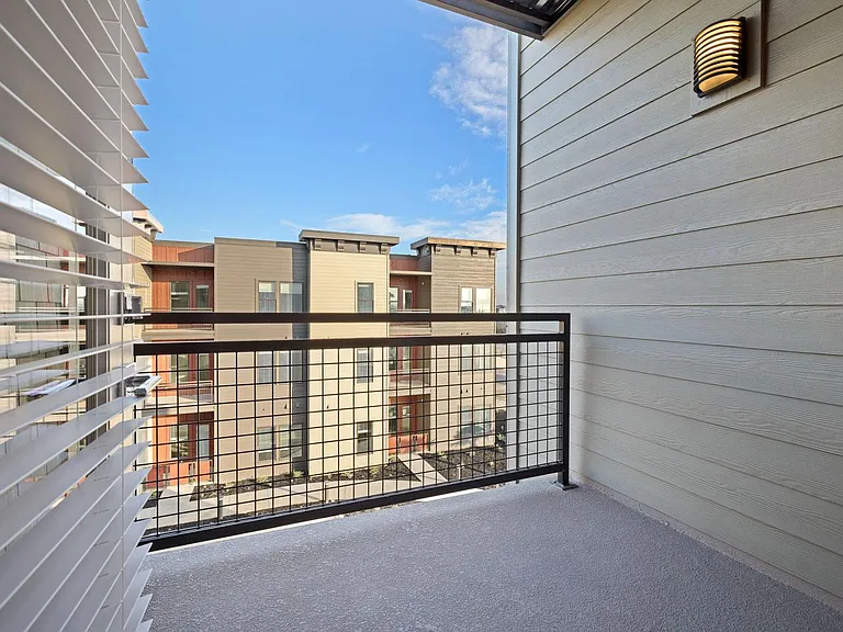 La Vida 55+ Luxury Living — Photo 42