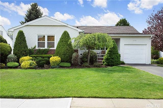 1st image of 776 Norman Dr