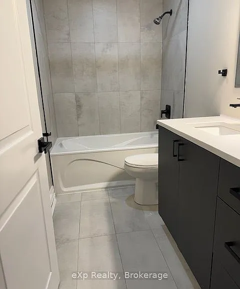 215 McNab St #10 — Photo 10