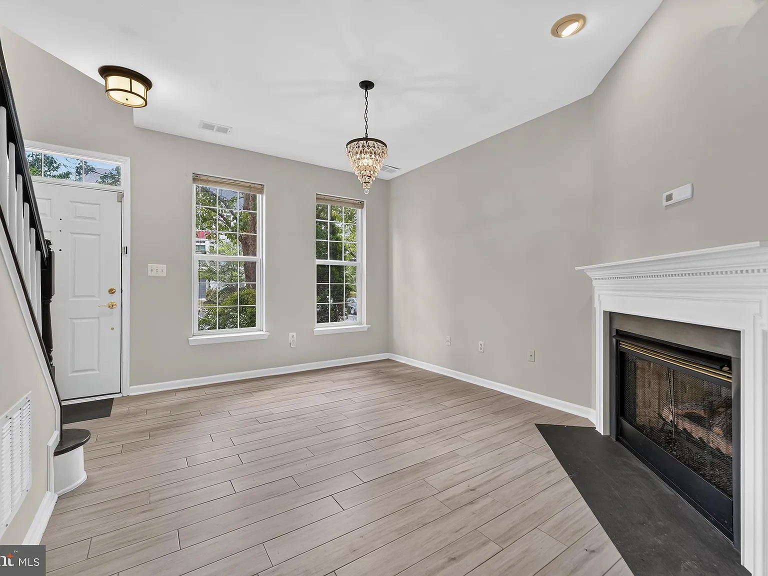 2 bed, 2.5 bath, 1935 sqft, $3,250 — Photo 4
