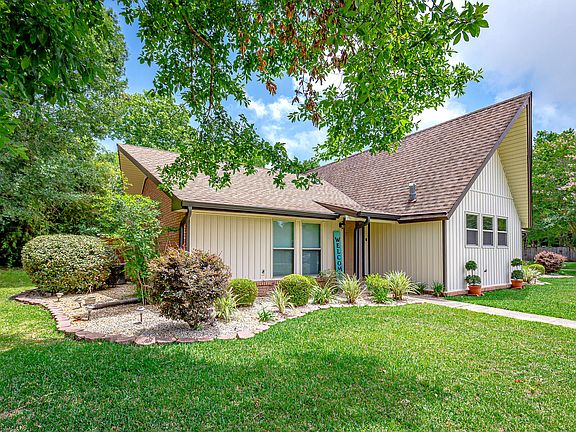 2nd image of 1604 Pine Tassel Dr
