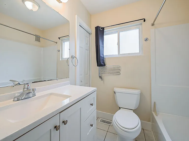 358 S Marshall St — Photo 25
