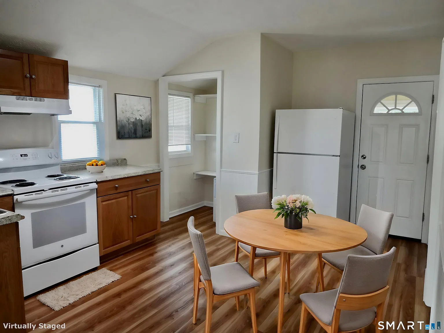 2 bed, 1.0 bath, 778 sqft, $1,925 — Photo 4