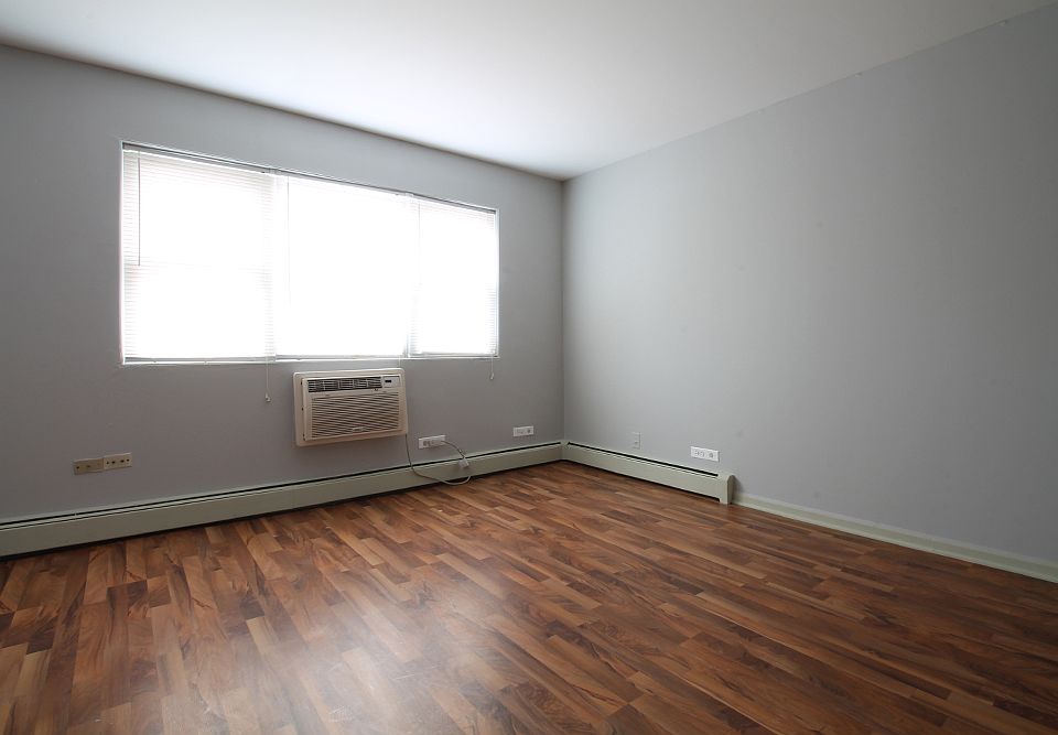 2nd image of 204 Marengo Ave APT 3A
