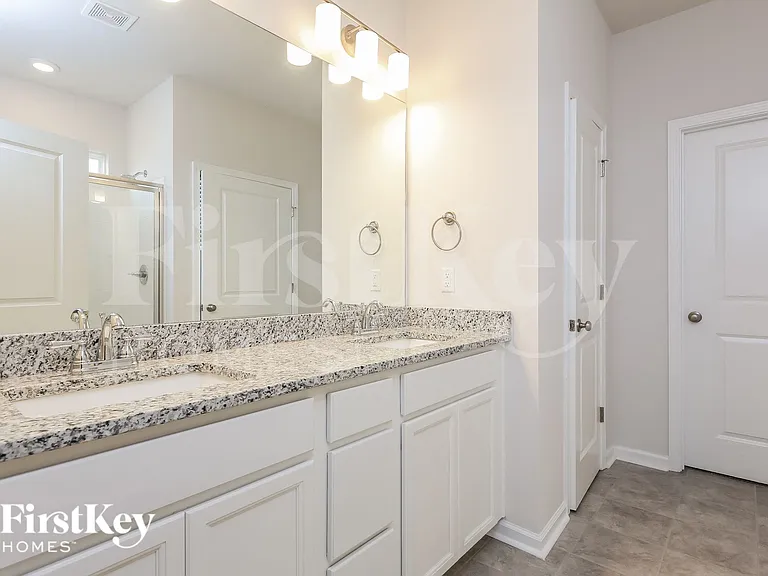 208 Stonefence Dr — Photo 9