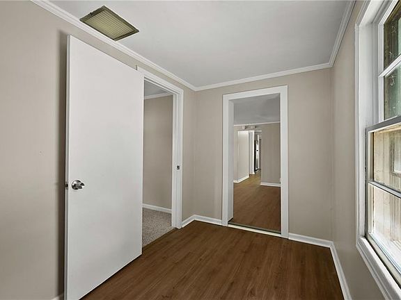 4th image of 813 S Hardy Ave