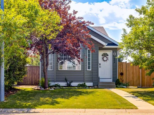 92 N Covington Ct NE, Calgary, AB T3K 4L9