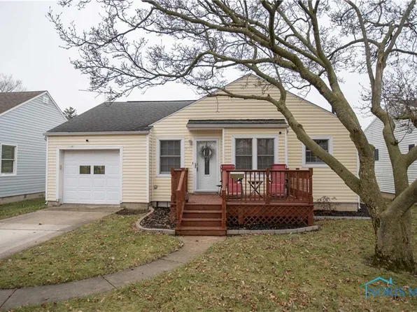 813 Cherry St, Genoa, OH 43430