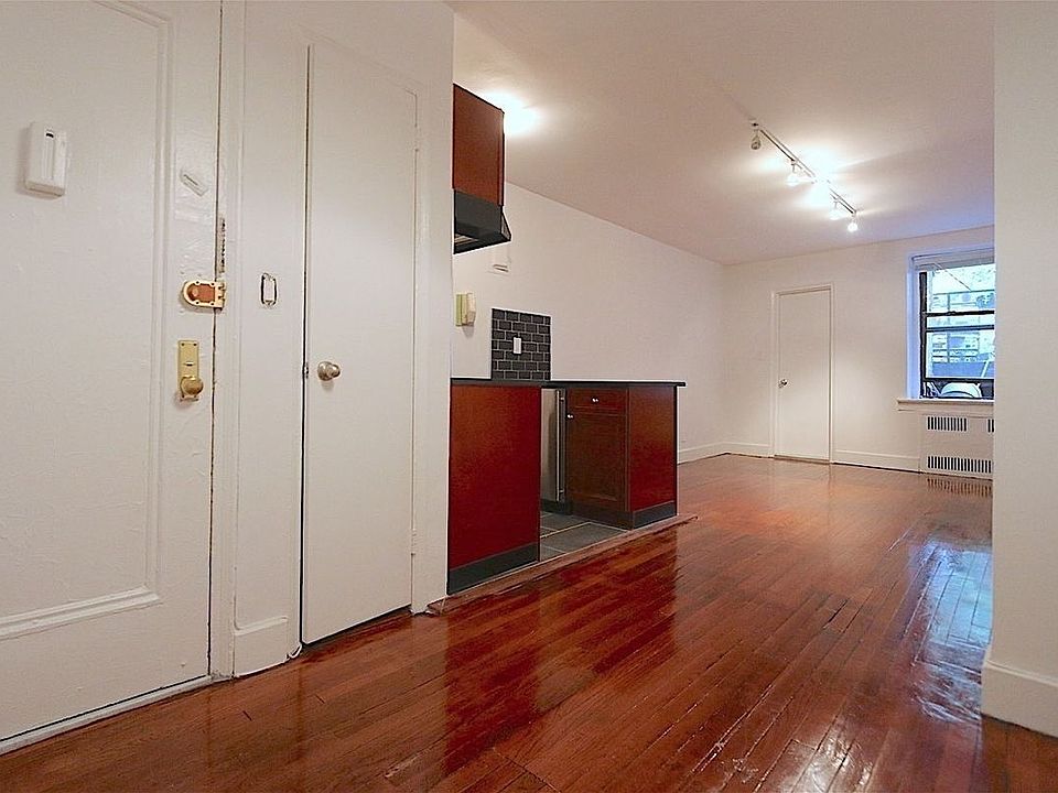 1st image of 47 Jane St APT 4