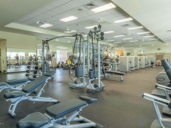 5th image of 301 Edgewater Branch Ct