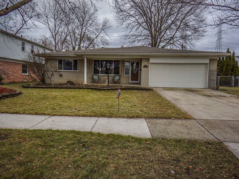 1st image of 32824 Cambridge Dr