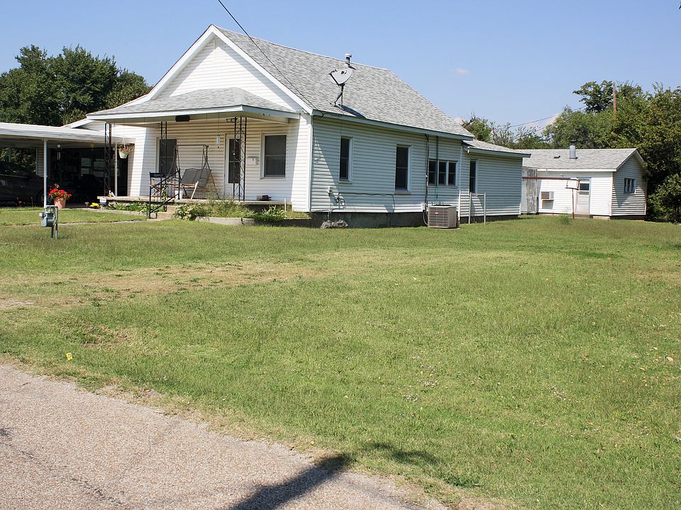 1st image of 814 W Dewey Ave