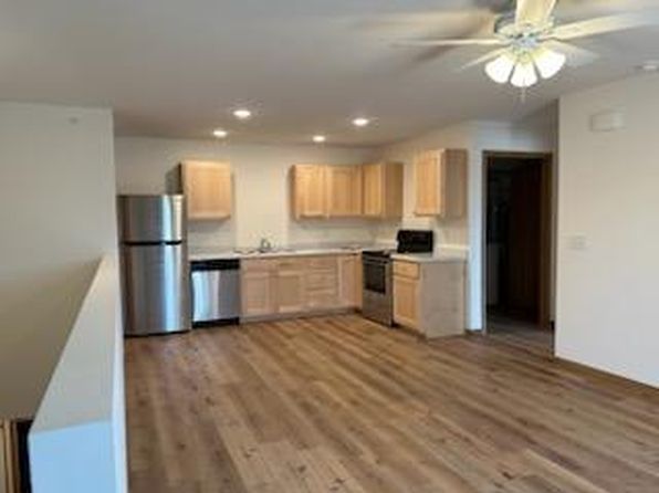 921 Adams Ct, Baraboo, WI