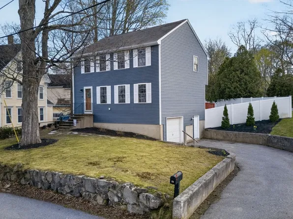 18 Prospect St, Amesbury, MA 01913