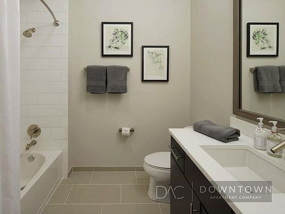 4th image of 90 W Hubbard St #2209