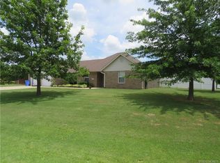 509 Checotah Dr, Checotah, OK 74426