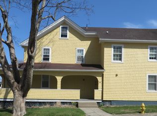 16 Mathewson St APT 2, Narragansett, RI 02882