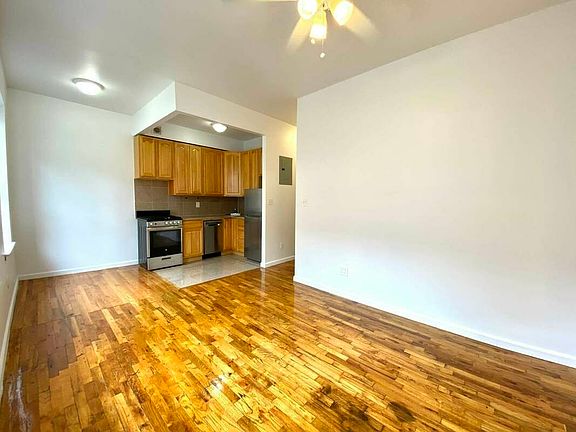 3rd image of 311 W 94th St APT 5B
