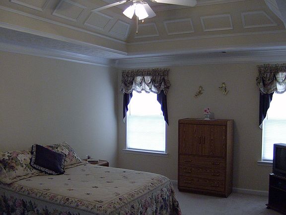 nice master with tray ceiling; BR set remains