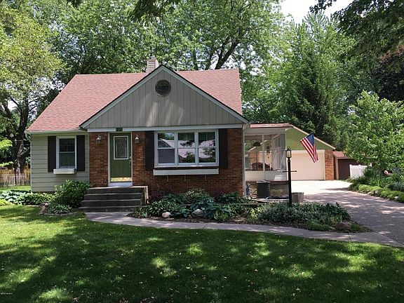 2nd image of 137 Glendale Ave