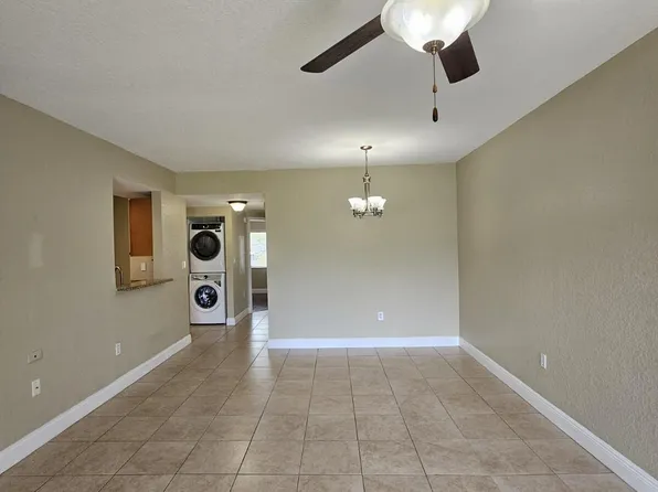 1049 Golden Lakes Blvd, West Palm Beach, FL
