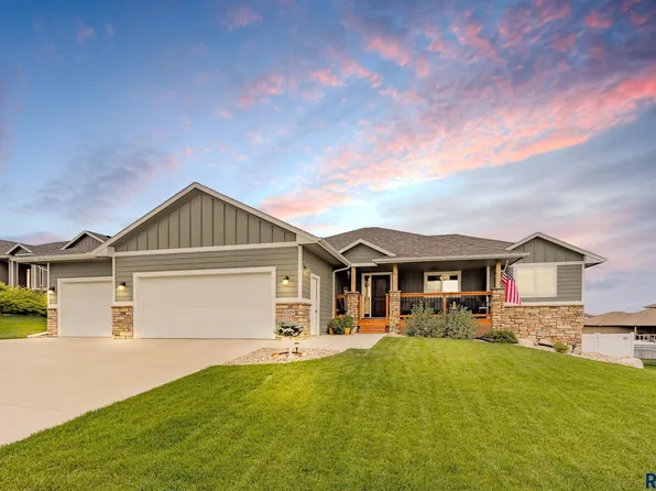 8309 E Willow Leaf St, Sioux Falls, SD 57110