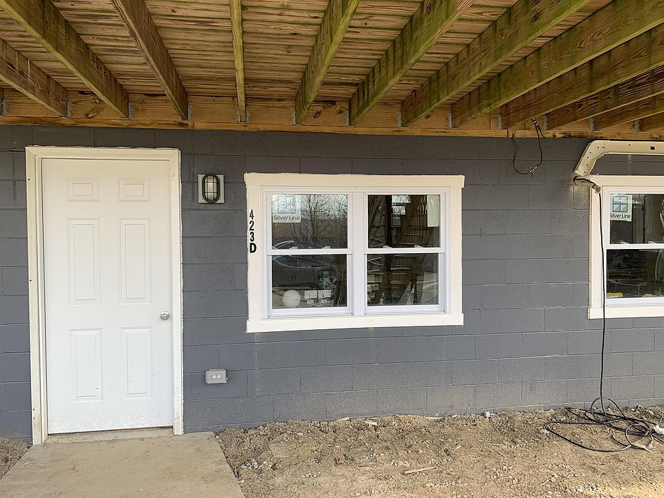1st image of 423 Hebron St