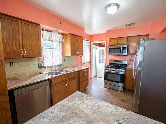 5th image of 1222 Clifton Ave
