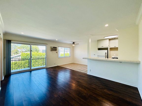 4th image of 1832 S Bundy Dr #32-8