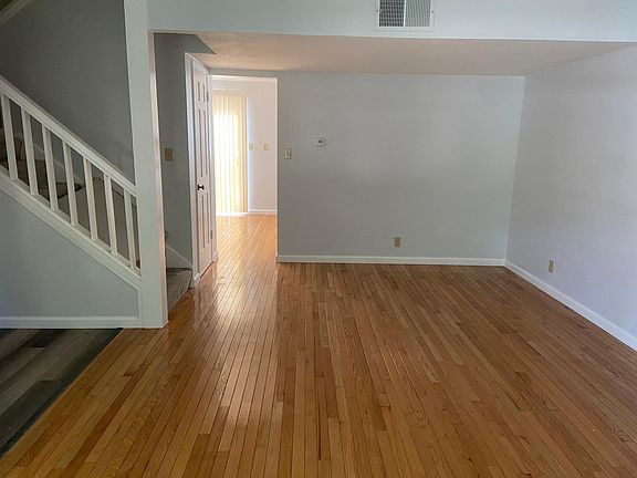 3rd image of 1065 Regency Knoll Dr
