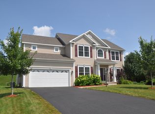 5 Chatsworth Way, Clifton Park, NY 12065