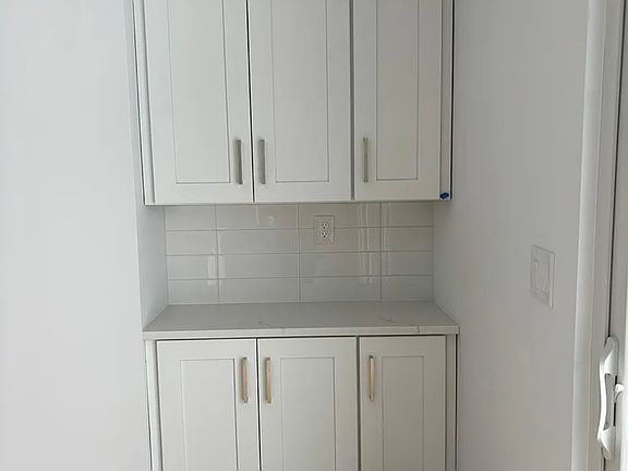 5th image of 214 Center St